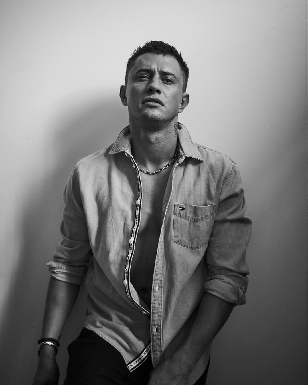 1080x1349  https://oboi-download.ru/phone/pavel-priluchny-oboi-na-telefon/