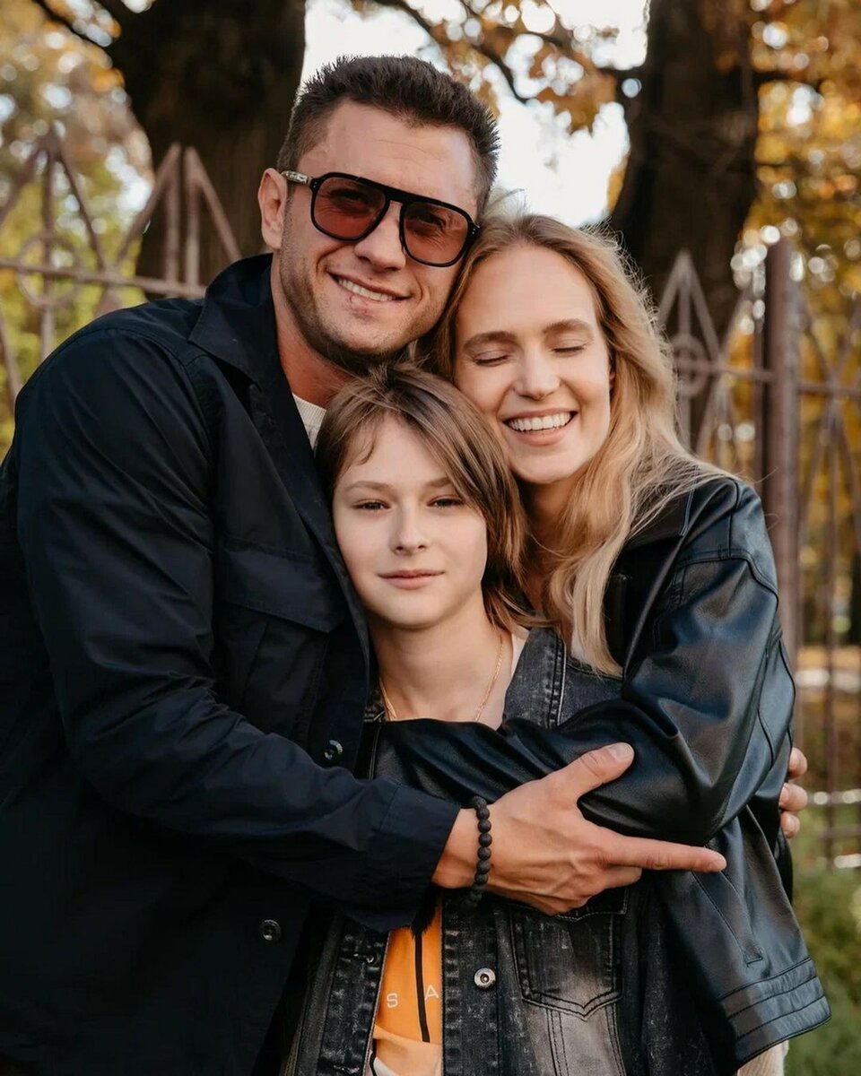 960x1200  29-letniй aakterpelelpriluчnый stal-persцom | Wmj.ru