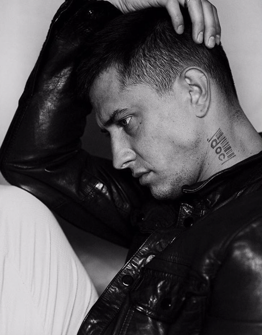 900x1151  Степень, а я, являюсь, дюйт -де -дюйт »: пейл -2 -r -ra -rah -rah -rah -rah -rah -rah -rah -rah -rah -rah