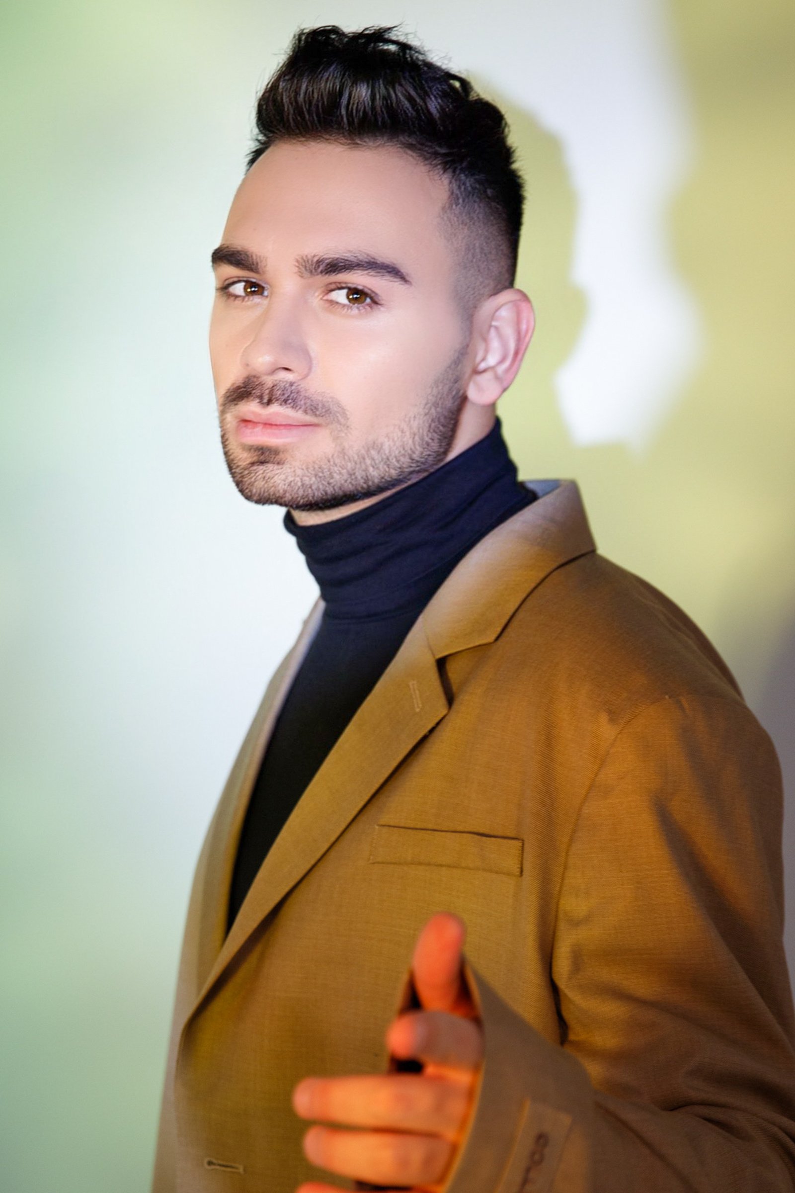 1600x2400  Adelhe raskaзala opre yuenpry raзvode ypoжalovalash