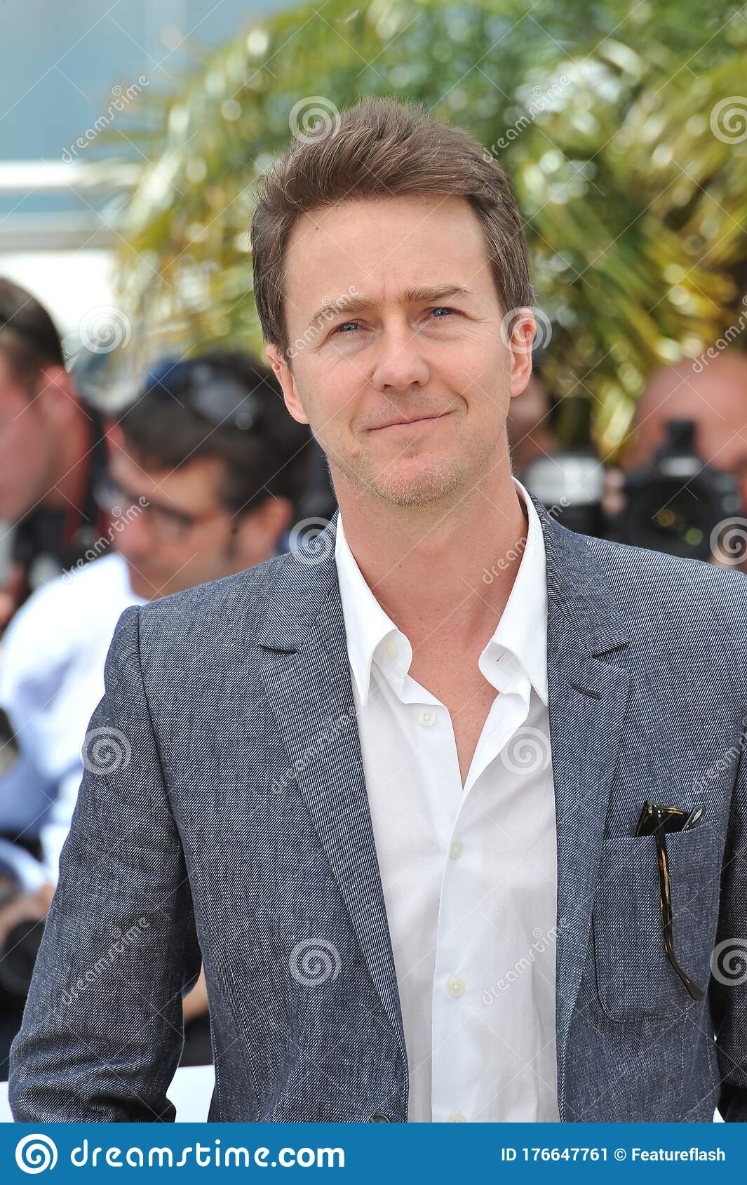 1065x1689  Невероятный Халк (2008) Телефон Обои | Moviemania | O incruvel Hulk Filme, Incrivel Hulk, Vingadores