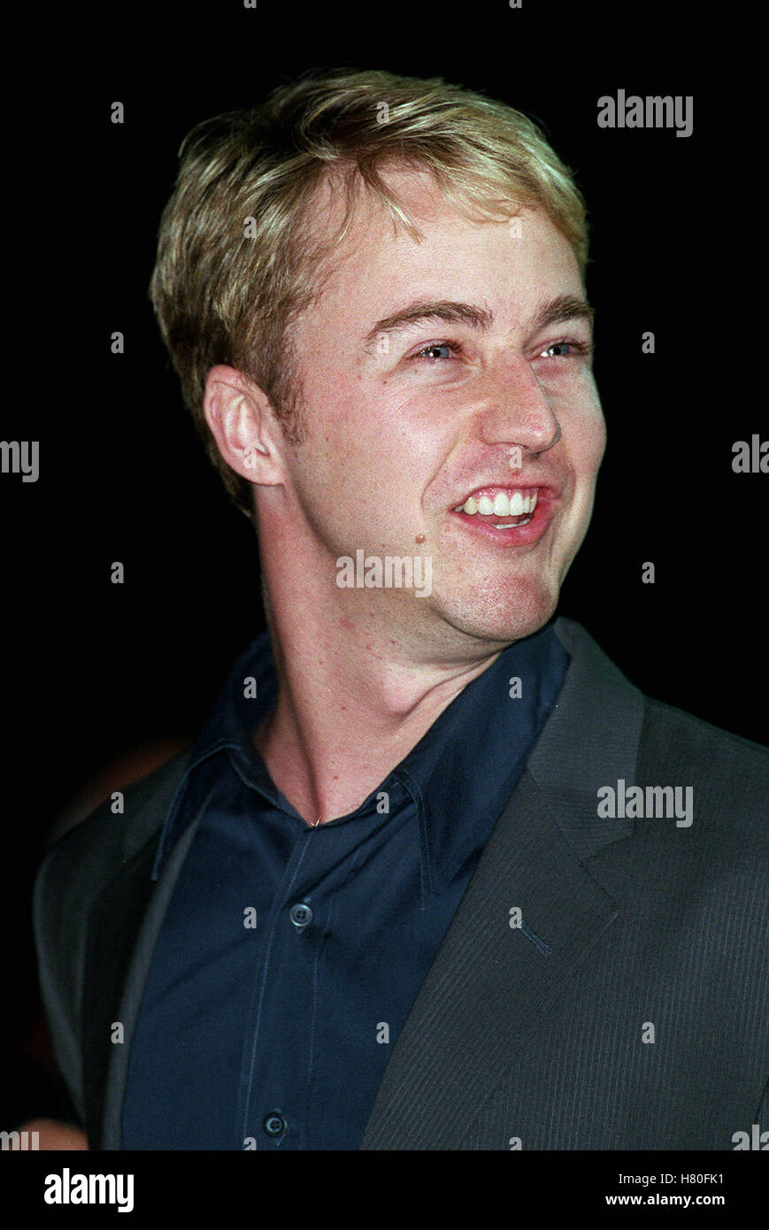 869x1390  146 Эдвард Нортон Стоковые фотографии - Бесплатно \ U0026 Стоковые фотографии без роялти от Dreamstime