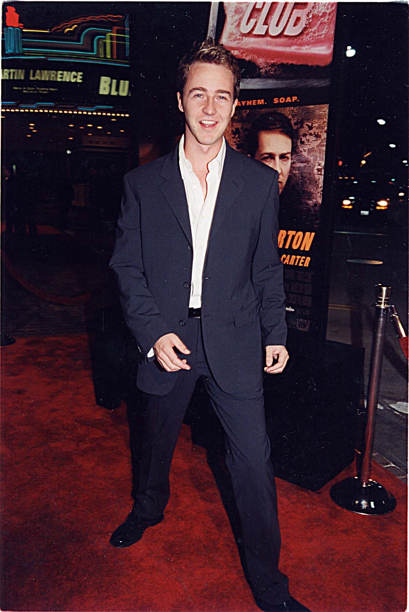 1389x2081  Фад -клубные обои на обои.