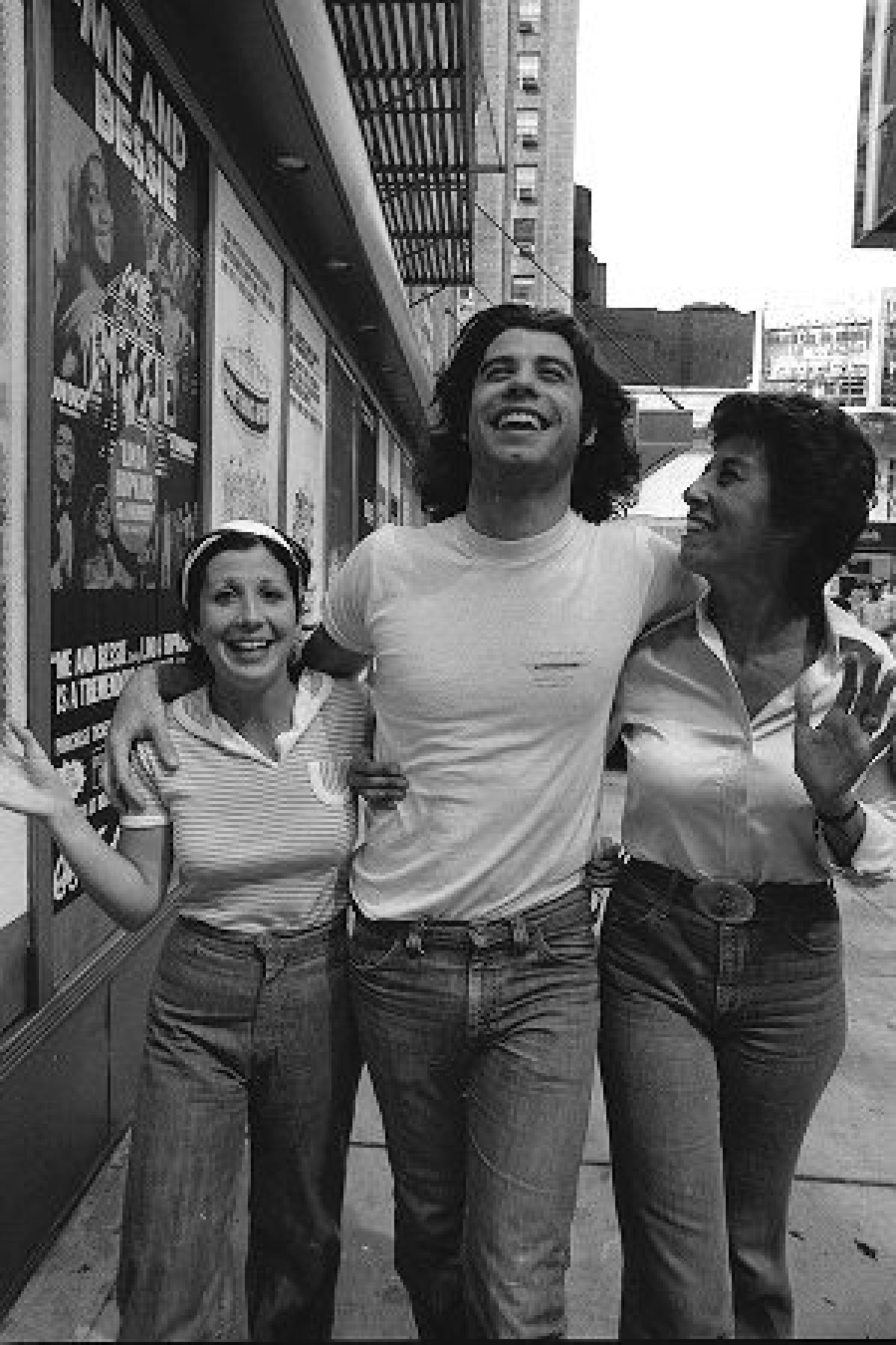 1200x1800  Стиль был словом для Джона Траволты в 1970 -х годах | Британский GQ