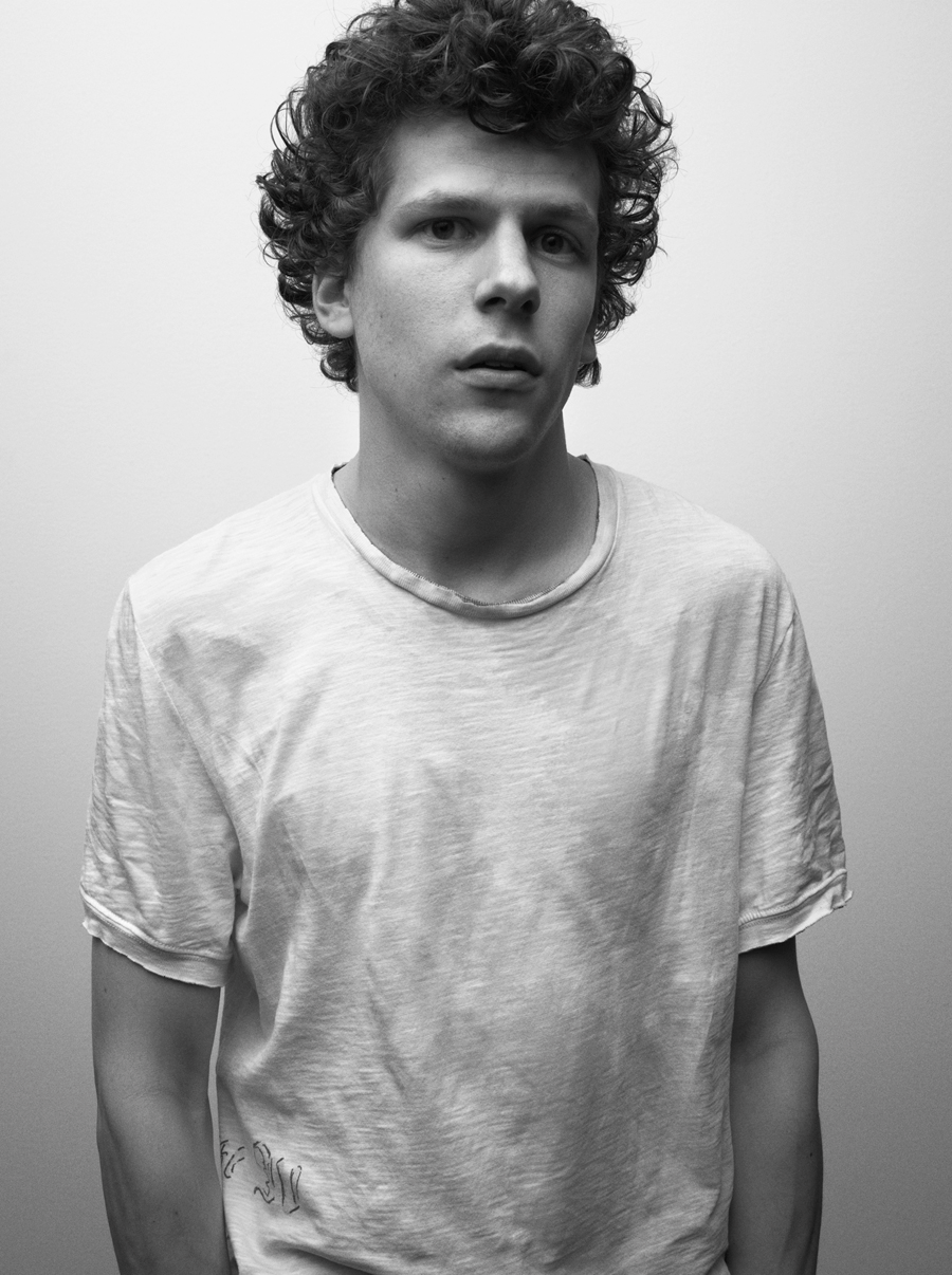 900x1206  Джесси Эйзенберг