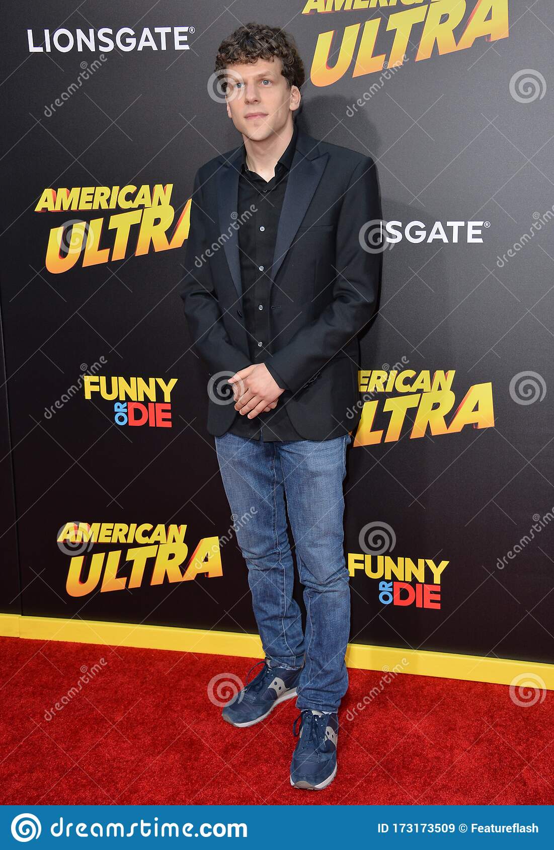 1101x1689  Альянс для молодых артистов \ U0026 Писатели - Фото Джесси Эйзенберг (20155338) - FanPop