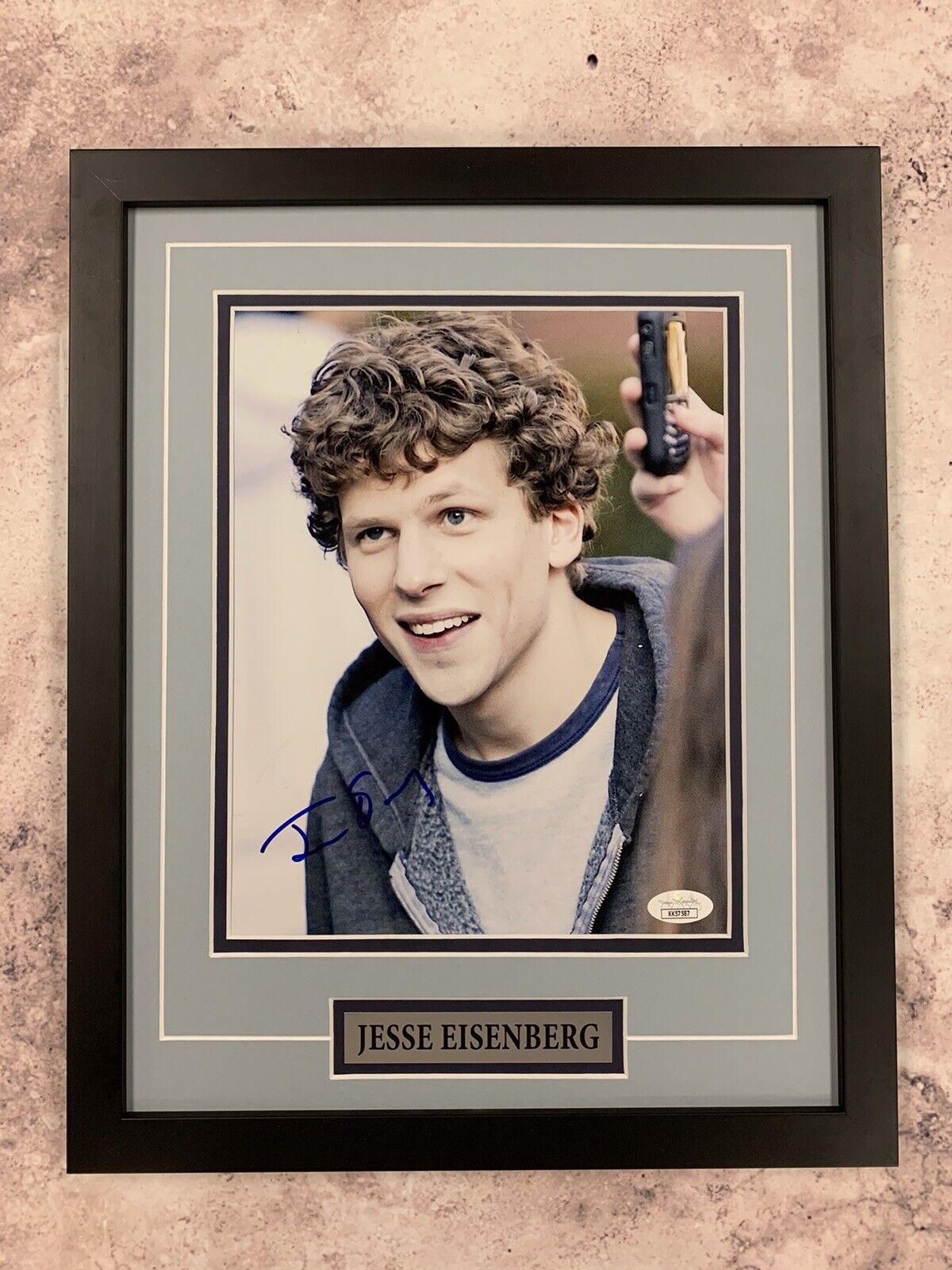 1200x1600  Джесси Эйзенберг में यह Конец की यह Портреты пресс -конференции тура Вера Андерсон Джесси Эйзенберг फ़ोटो द्वारा Джеррили | फोटो शेयर छवियाँ