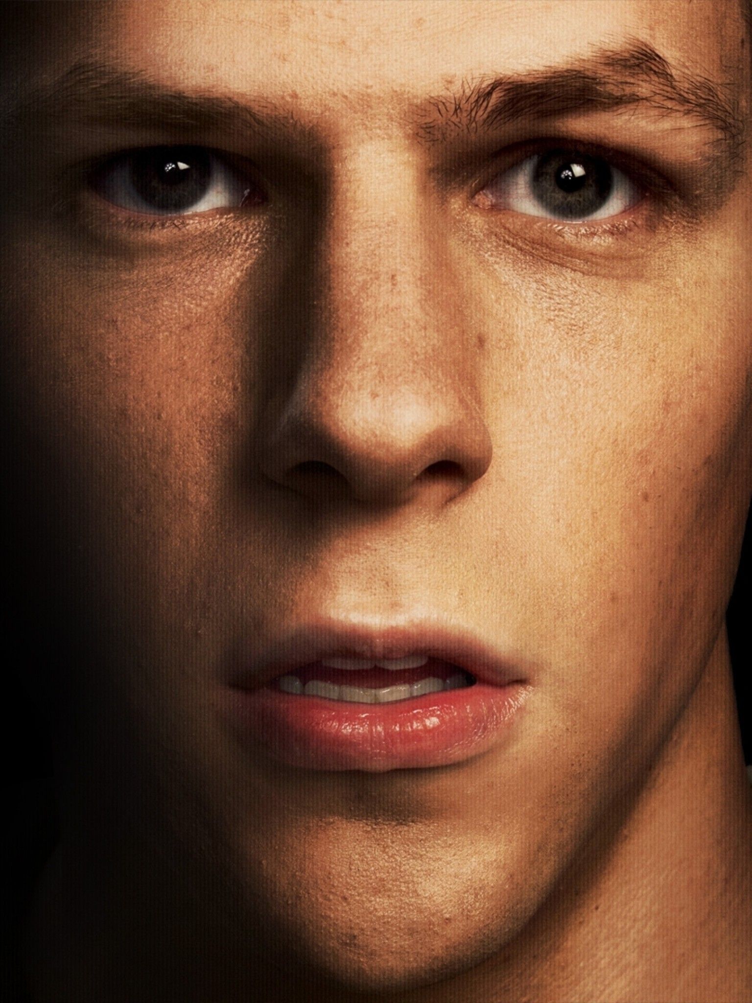 1536x2048  Джесси Эйзенберг - FXS Flieshman Проблема - 3