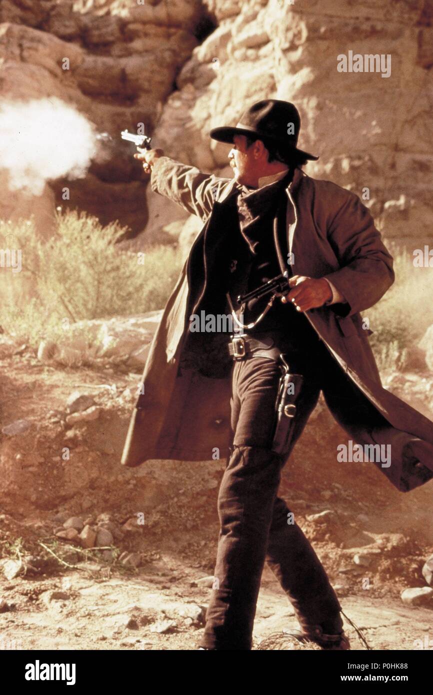 866x1390  5 фильмов, которые убили карьеру актеров