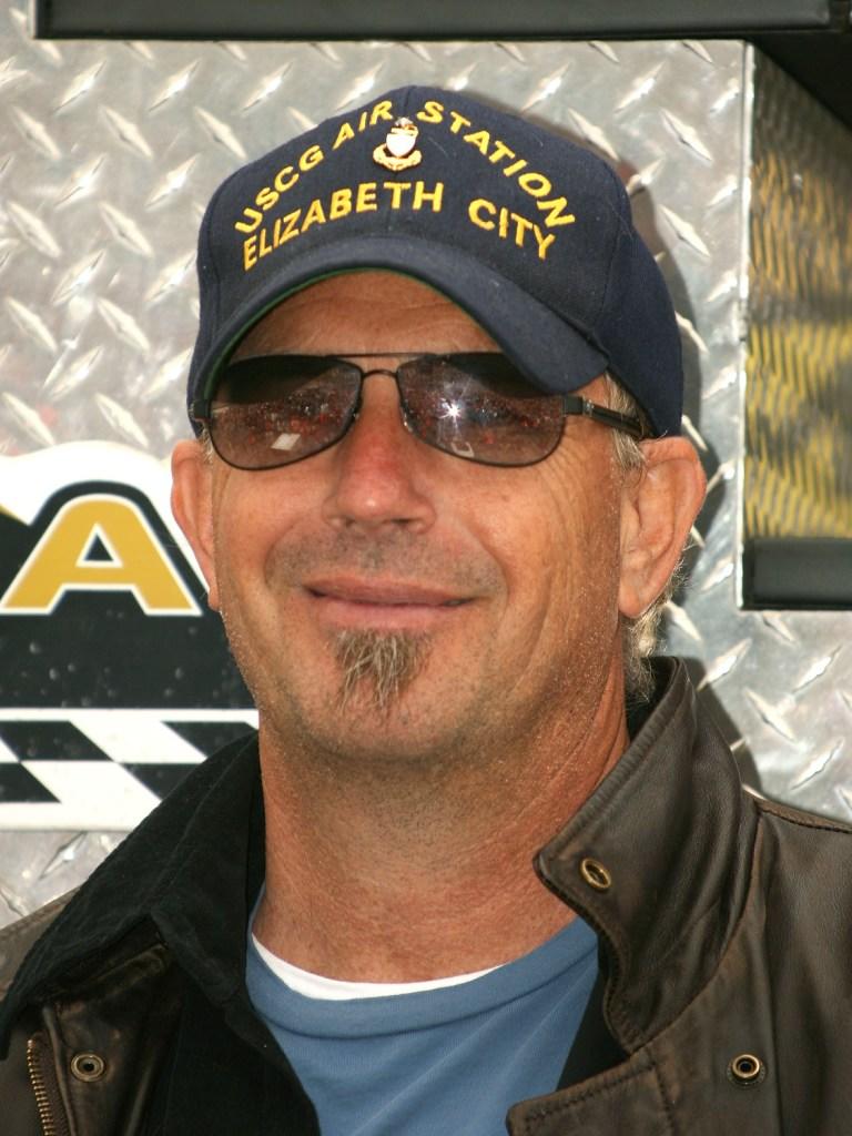 768x1024  Кевин Костнер - Фотографии Кевина Костнера - Зимбио